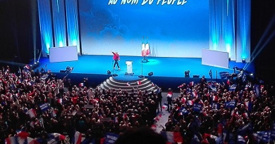 Marine Le Pen FN meeting Lille manifestation élection présidentielle